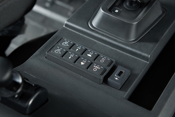 Geely ระยะไกล G1E รถบรรทุกผสมไฟฟ้าบริสุทธิ์ 8x4 ชาร์จเอดิชั่น