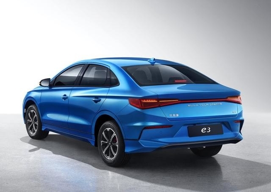 ผลิตในประเทศจีน ด้วยระยะทาง 401KM BYD รถไฟฟ้าบริสุทธิ์ e3 รถแบ่งเมือง