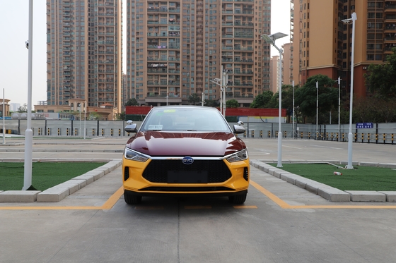 ผลิตในประเทศจีน ด้วยระยะทาง 401KM BYD รถไฟฟ้าบริสุทธิ์ e3 รถแบ่งเมือง